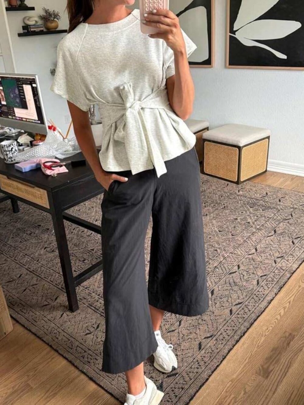 Short Sleeve Gray Crewneck T-Shirt/Sweatshirt with Front Tie Knot Large NWT